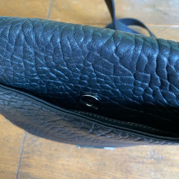 NWT Vince Camuto black leather zipper crossbody - Picture 9 of 9